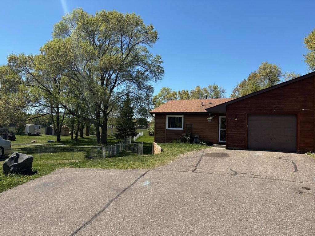 Photo of 6805 Craig Court, Inver Grove Heights, MN 55076 (MLS # 7073984)