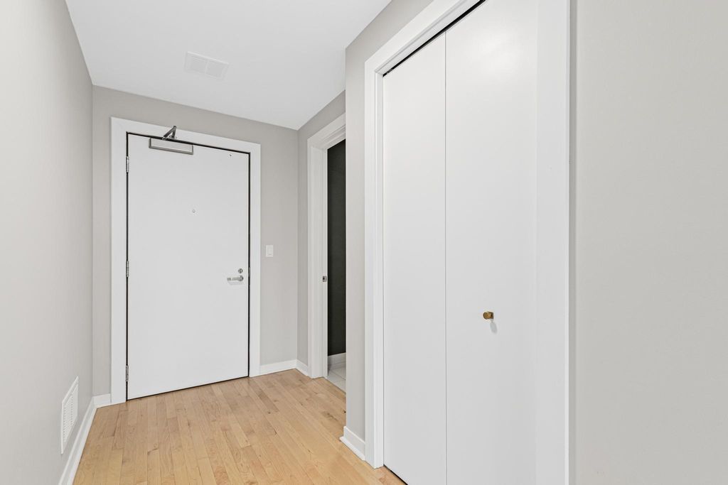 Photo of 1240 S 2nd Street #511, Minneapolis, MN 55415 (MLS # 7016138)