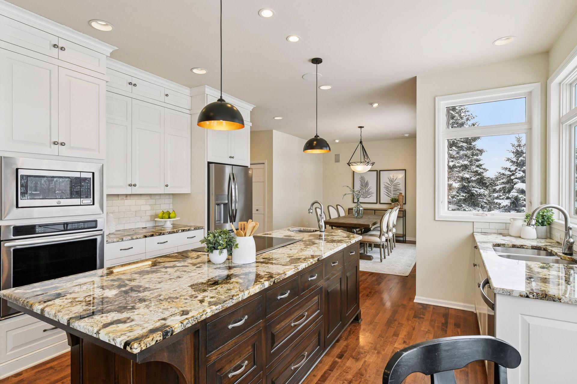 3115 Lake Shore Boulevard