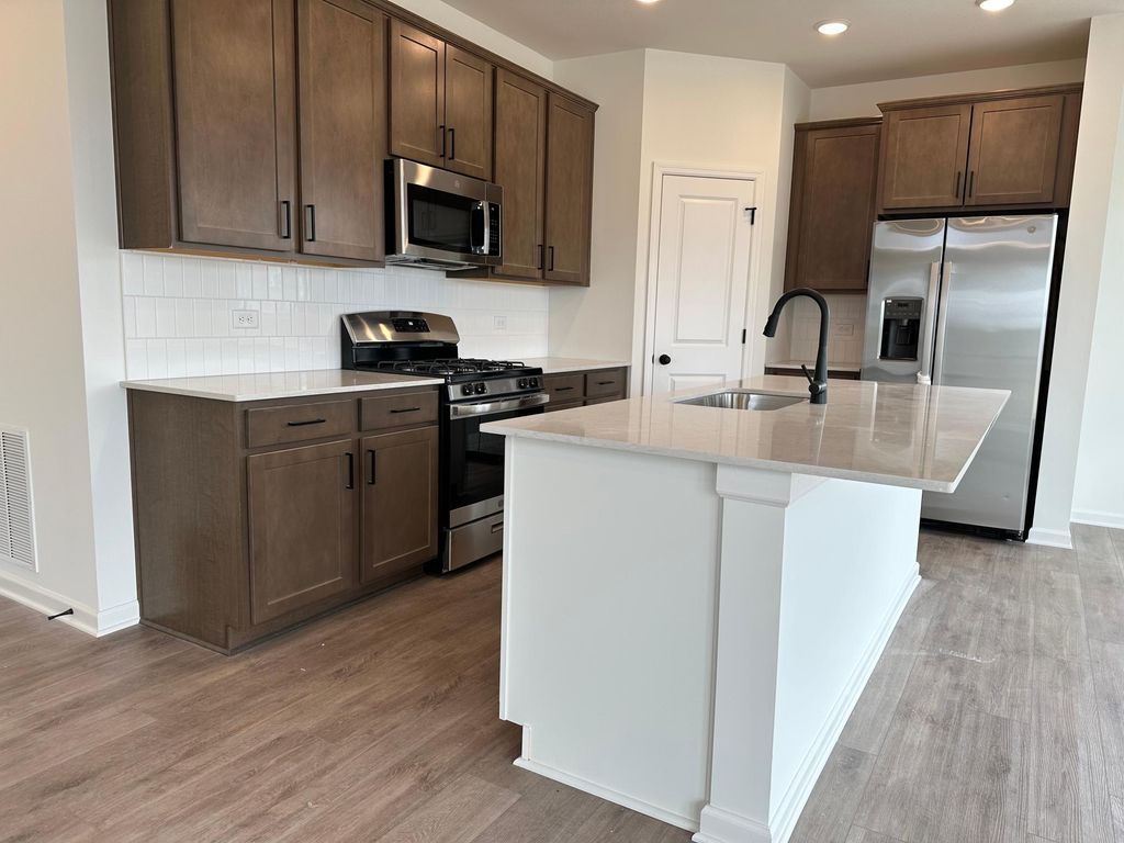 Photo of 1691 Tyrone Drive, Shakopee, MN 55379 (MLS # 7045363)