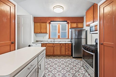 694 Desoto Street Saint Paul MN 55130