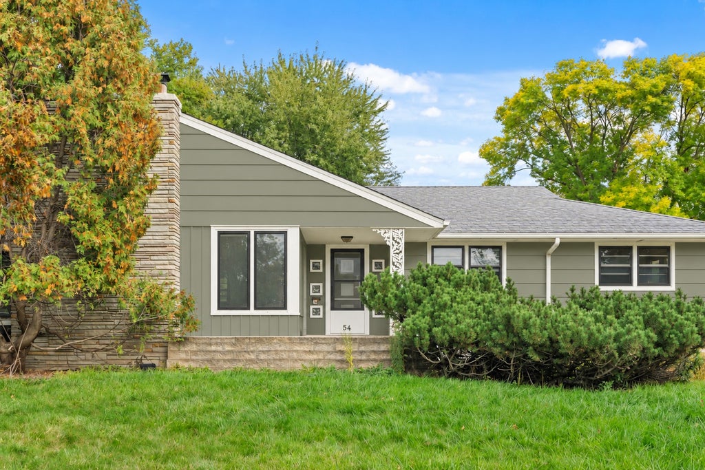 Photo of 54 Hilltop Lane, Saint Paul, MN 55116 (MLS # 7162735)