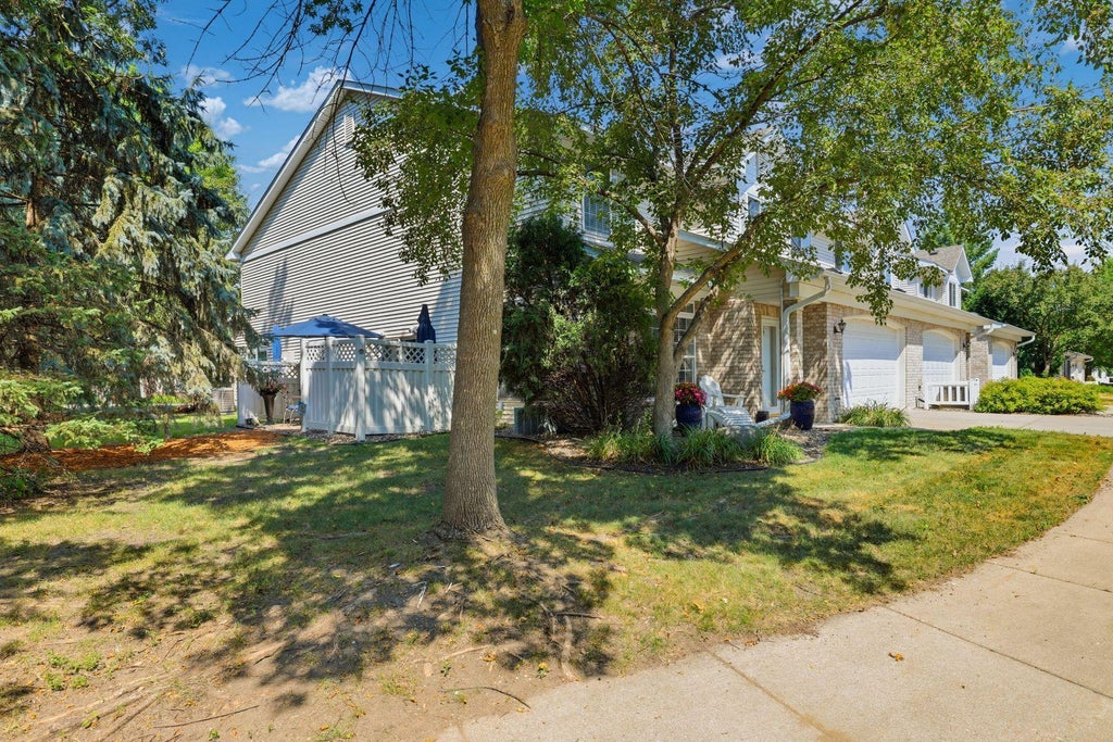 Photo of 10100 Bridgehill Terrace, Eden Prairie, MN 55347 (MLS # 7111112)