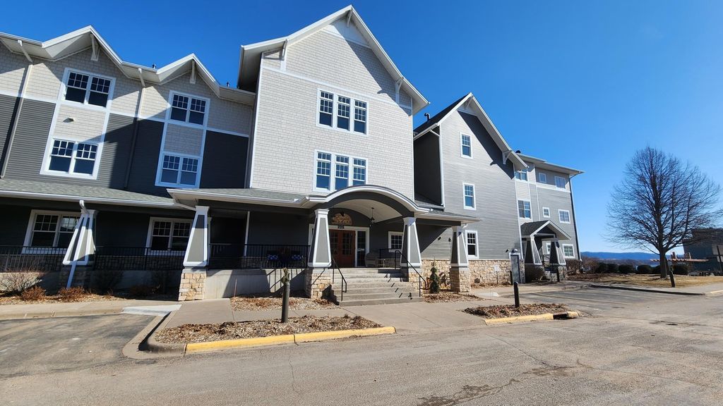 Photo of 225 Lawrence Boulevard W #406, Wabasha, MN 55981 (MLS # 7028641)