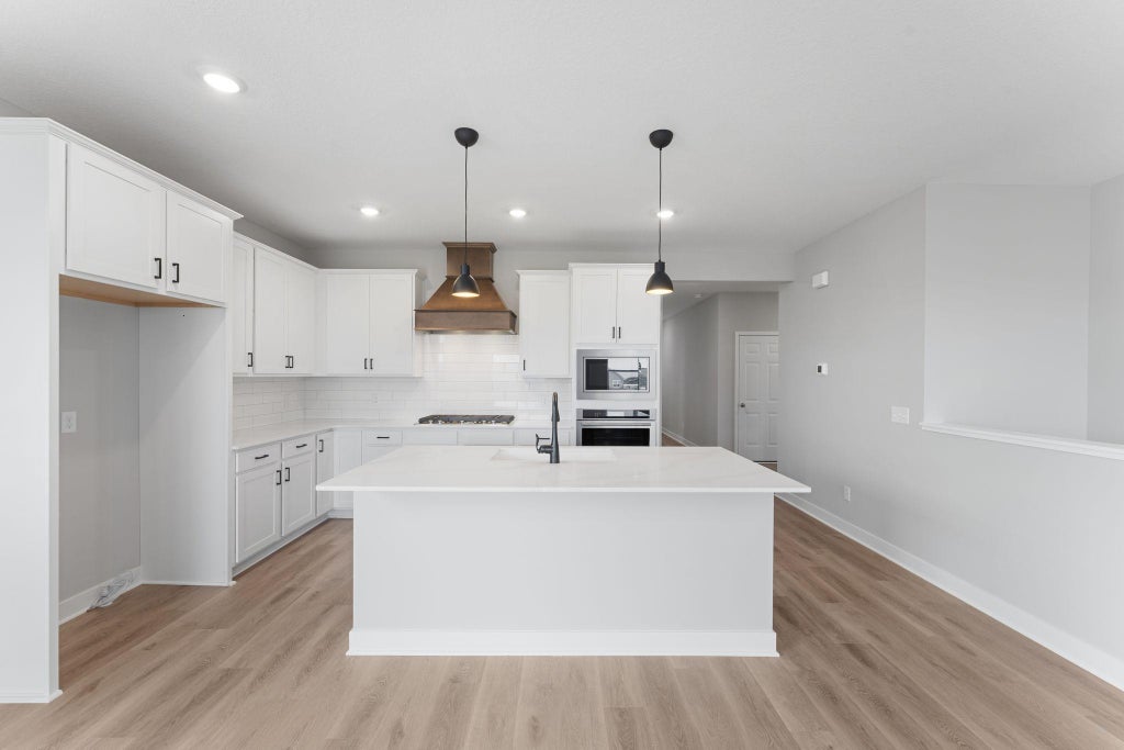 Photo of 2141 Bluff Heights Drive, Shakopee, MN 55379 (MLS # 7159420)
