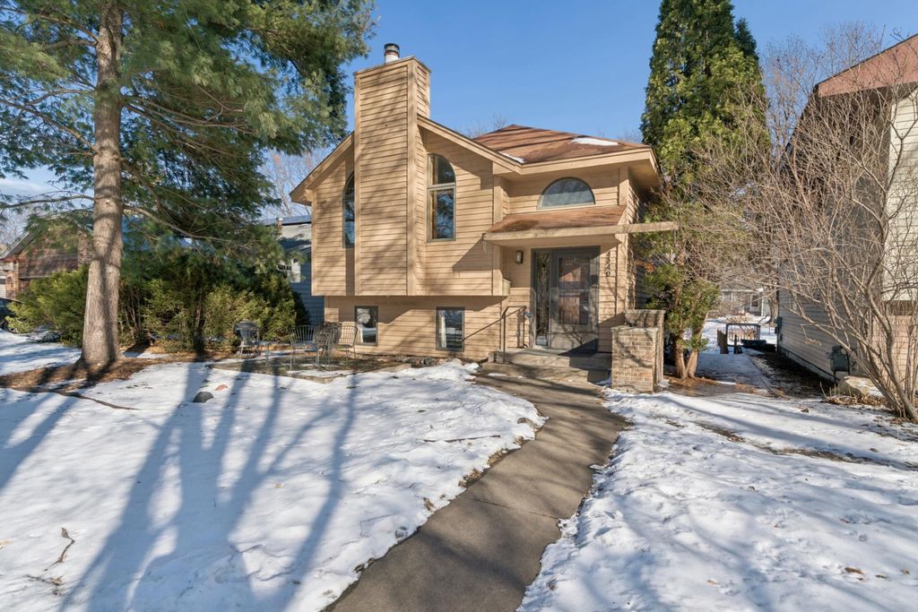 Photo of 4340 Halifax Avenue N, Robbinsdale, MN 55422 (MLS # 7000958)