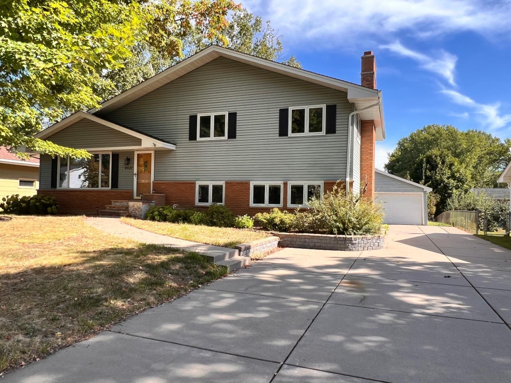 Photo of 4632 Gettysburg Avenue N, New Hope, MN 55428 (MLS # 7137610)