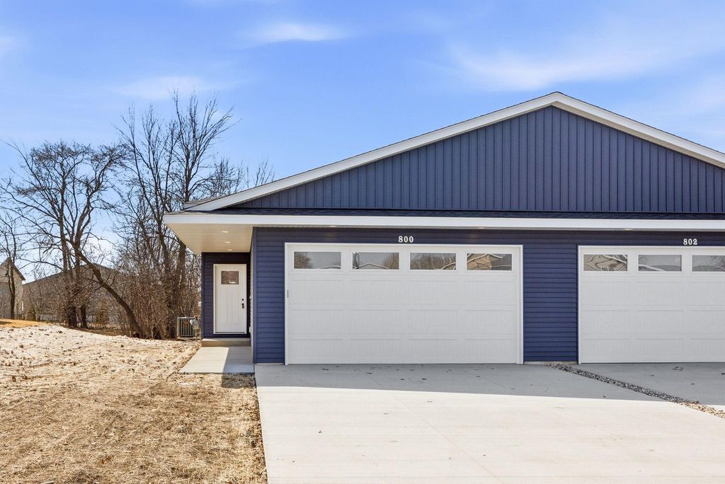 Photo of 800 Texas Avenue NW, Hutchinson, MN 55350 (MLS # 7038293)