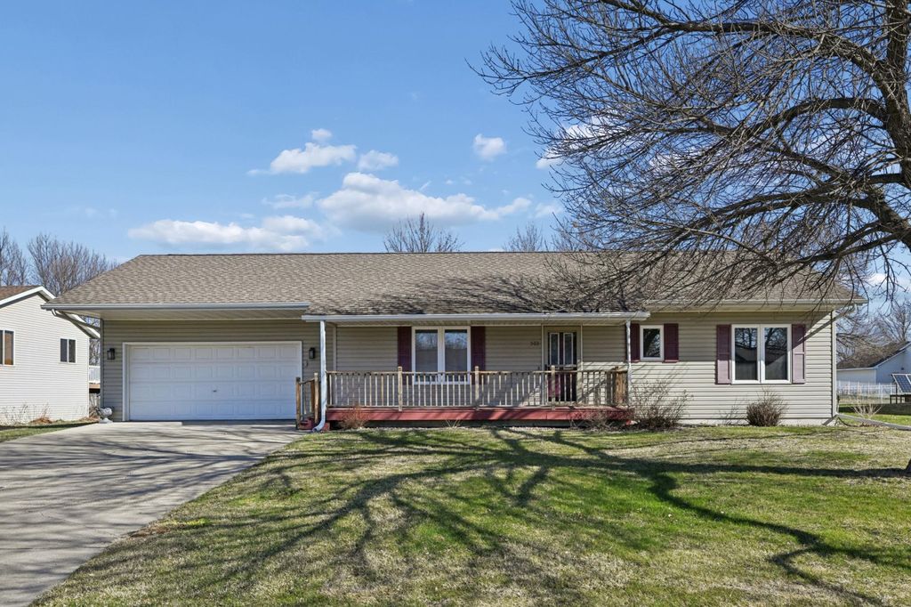 Photo of 503 17th Street W, Glencoe, MN 55336 (MLS # 7050285)