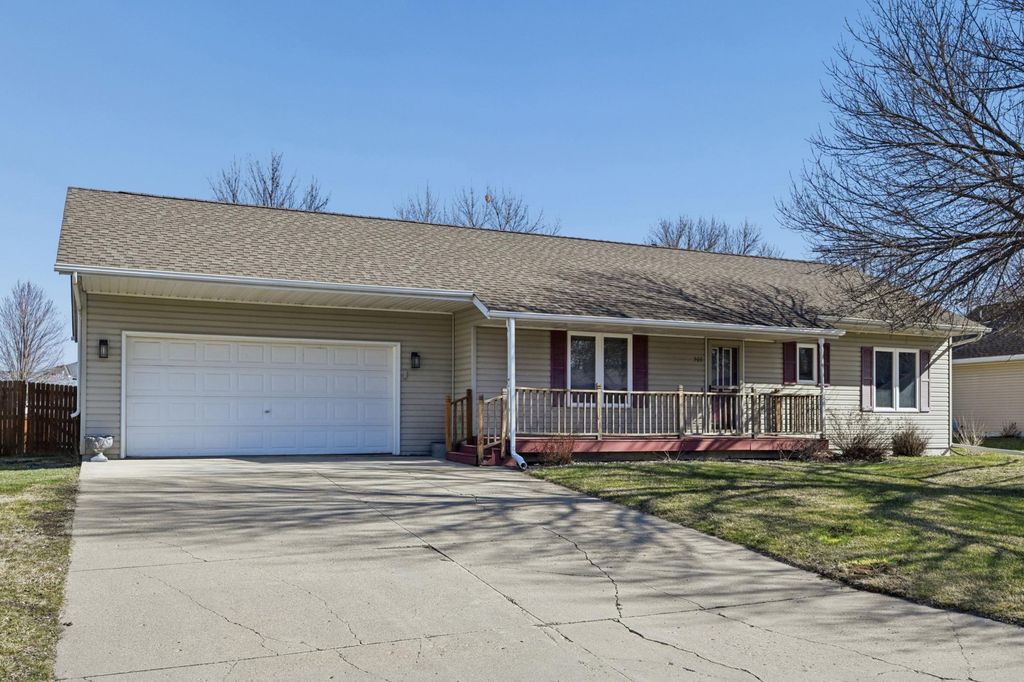 Photo of 503 17th Street W, Glencoe, MN 55336 (MLS # 7050285)