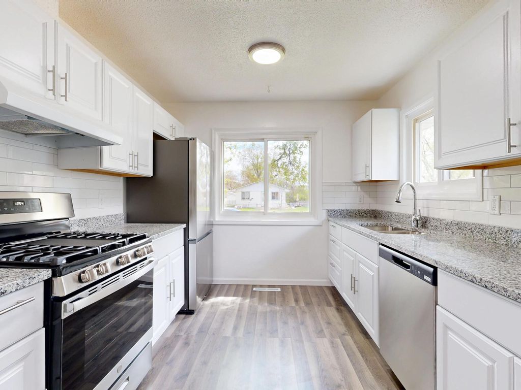 Photo of 1413 Park Street, Saint Paul, MN 55117 (MLS # 7065639)