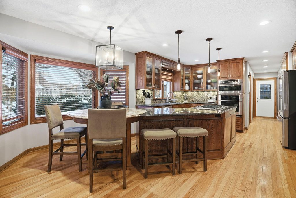 Photo of 5500 River Bluff Curve, Bloomington, MN 55437 (MLS # 7010365)