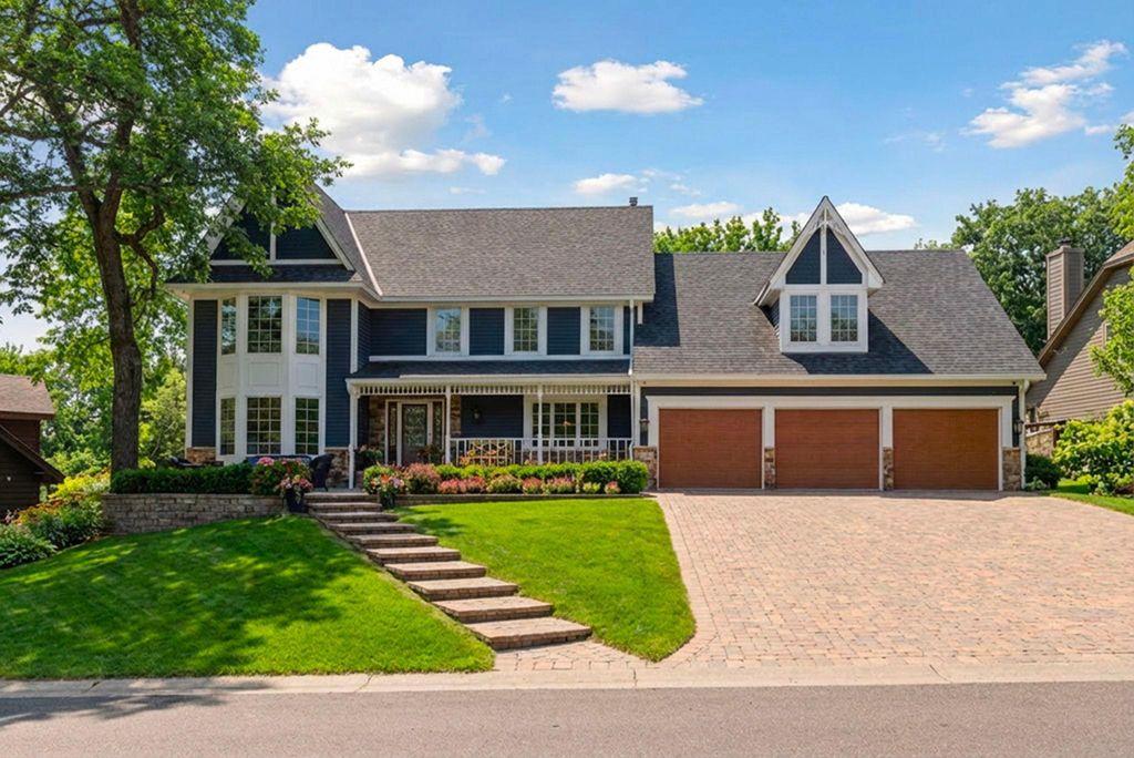 Photo of 5500 River Bluff Curve, Bloomington, MN 55437 (MLS # 7010365)