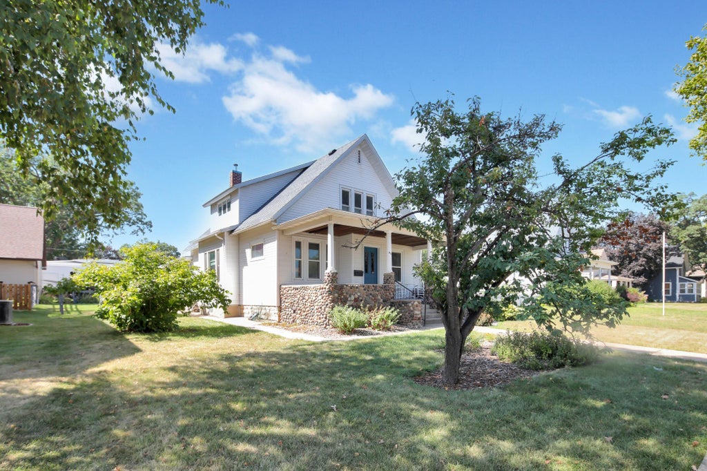 Photo of 605 N High Street, Lake City, MN 55041 (MLS # 7139827)