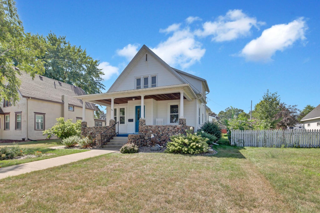 Photo of 605 N High Street, Lake City, MN 55041 (MLS # 7139827)
