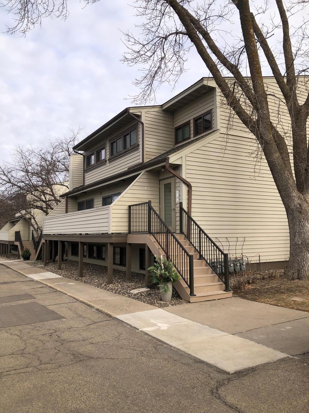 Photo of 8928 Neill Lake Road #105, Eden Prairie, MN 55347 (MLS # 6672656)