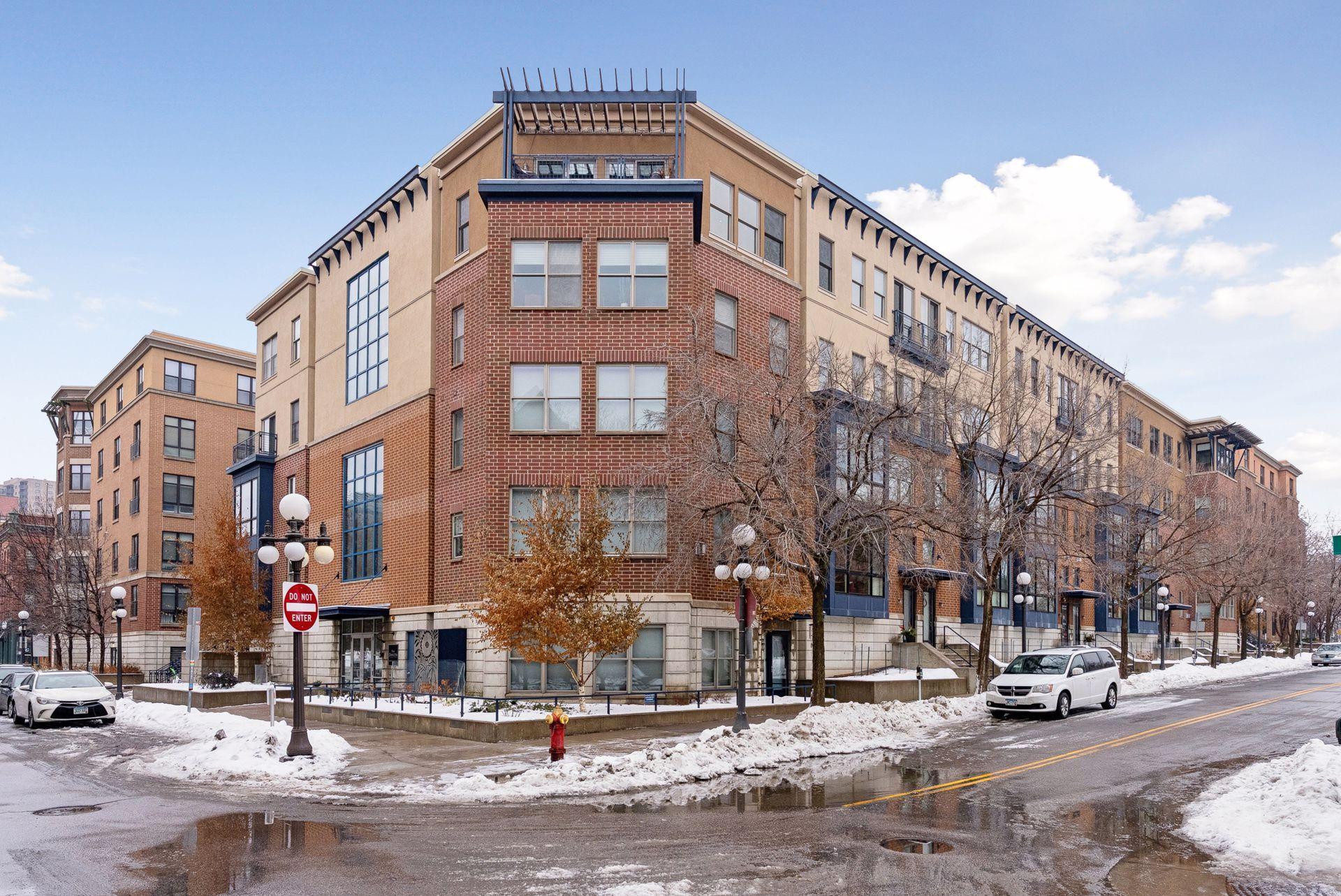 209 8th Street E 201