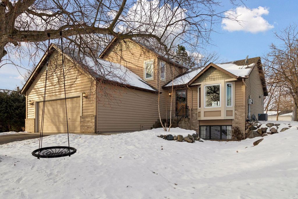 Photo of 13632 Princeton Circle, Savage, MN 55378 (MLS # 7010407)