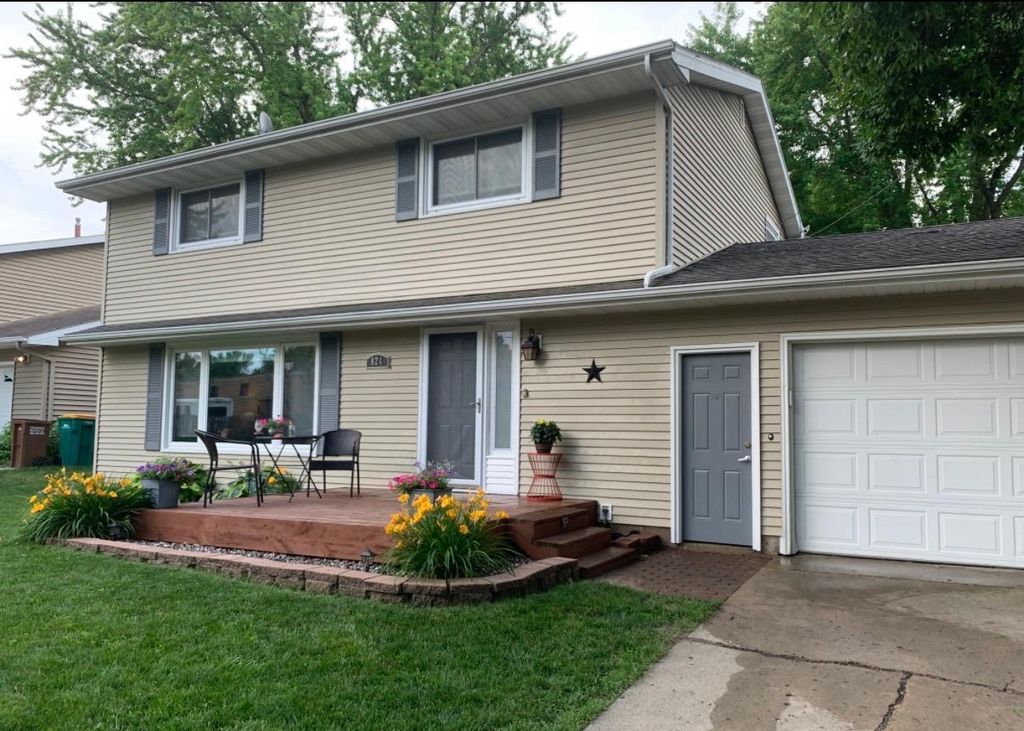 Photo of 824 Minnie Maddern Street, Albert Lea, MN 56007 (MLS # 7001464)