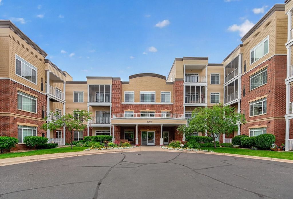Photo of 8200 W 33rd Street #323, Saint Louis Park, MN 55426 (MLS # 7101230)