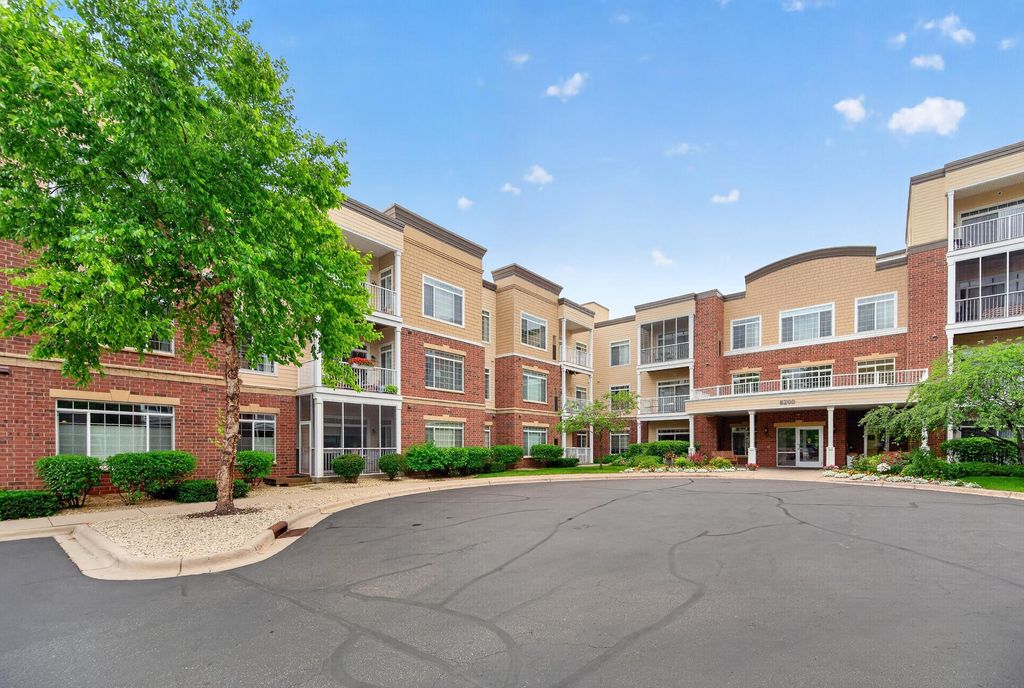 Photo of 8200 W 33rd Street #323, Saint Louis Park, MN 55426 (MLS # 7101230)