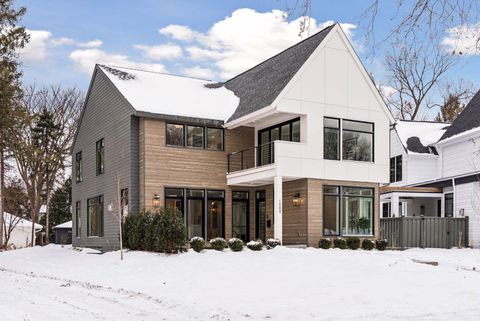 1984 Kenwood Parkway Minneapolis MN 55405