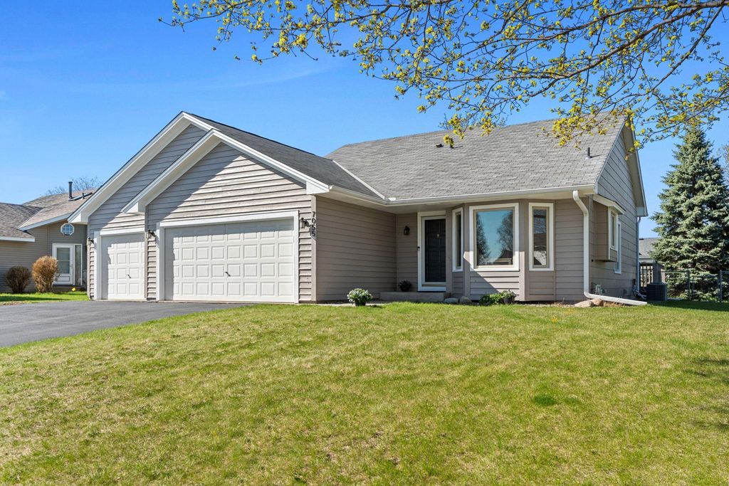 Photo of 7055 Upper 157th Street W, Apple Valley, MN 55124 (MLS # 7059819)