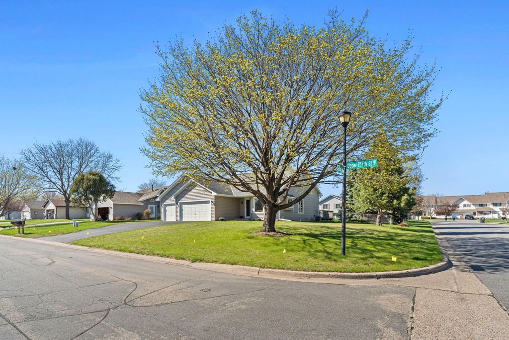 Photo of 7055 Upper 157th Street W, Apple Valley, MN 55124 (MLS # 7059819)