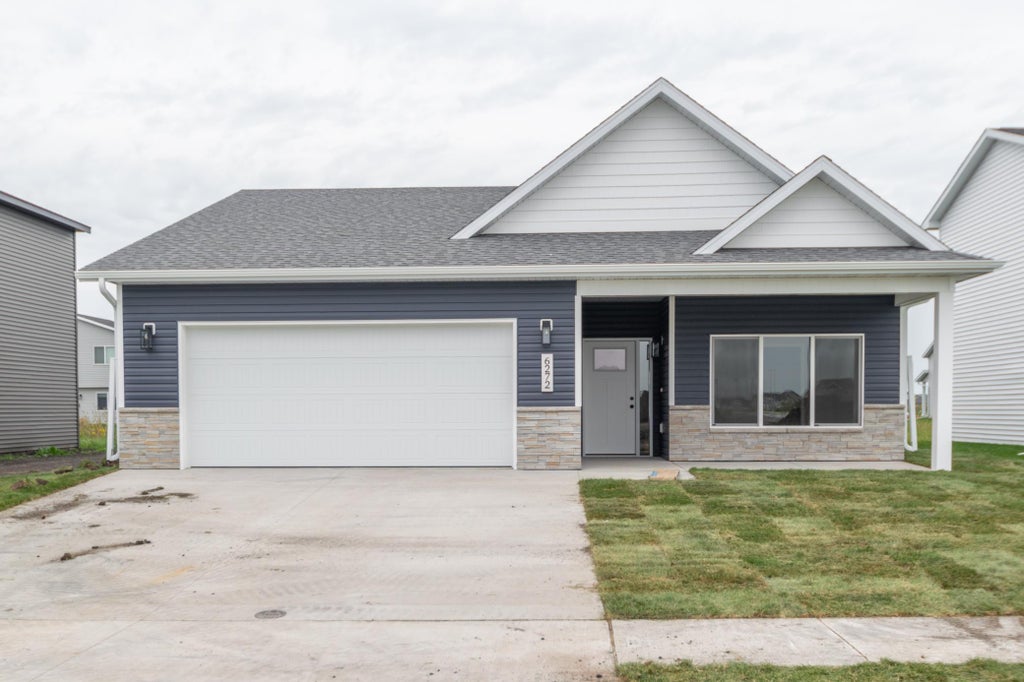 Photo of 2610 37th Avenue S, Moorhead, MN 56560 (MLS # 7167373)
