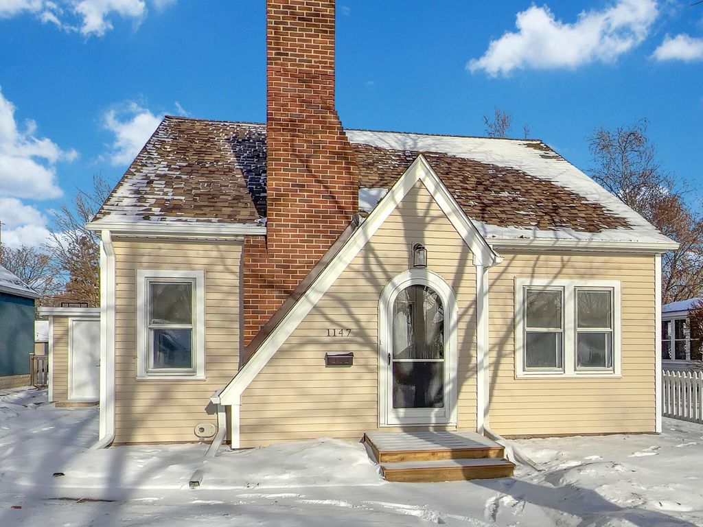 Photo of 1147 Hoyt Avenue W, Saint Paul, MN 55108 (MLS # 7005678)