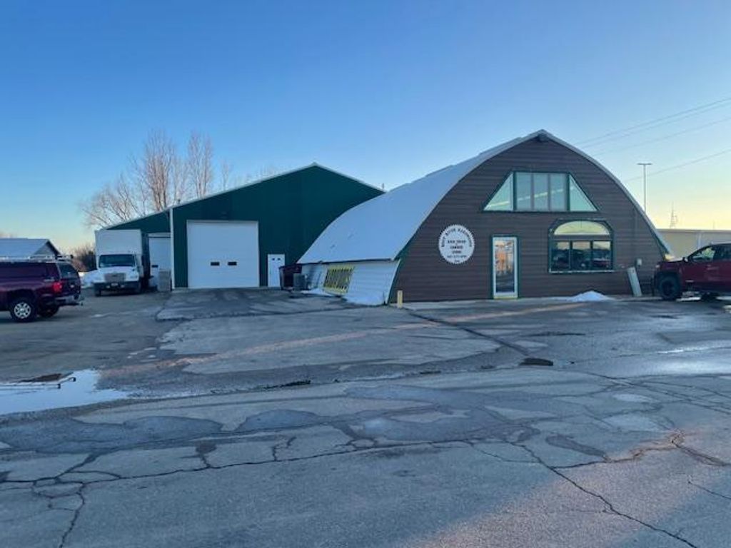 Photo of 404 Airport Road, Albert Lea, MN 56007 (MLS # 7021003)