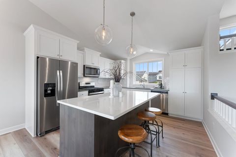 18341 Glacier Way Lakeville MN 55044