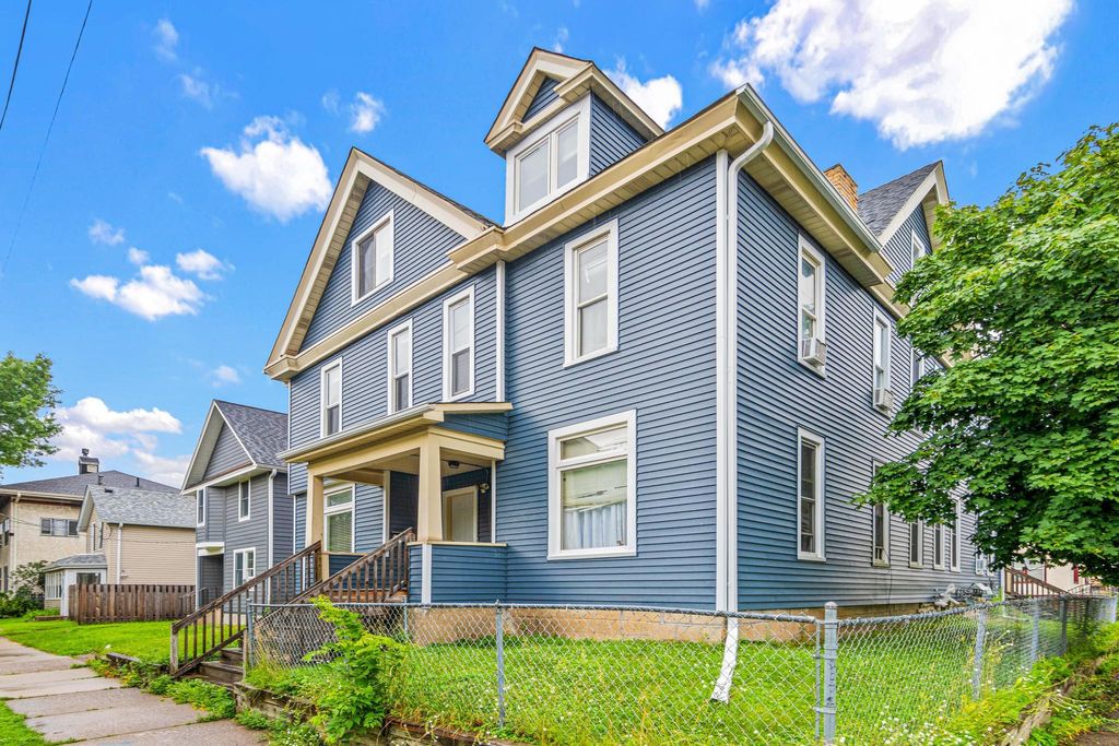 Photo of 2121 13th Avenue S, Minneapolis, MN 55404 (MLS # 7105569)