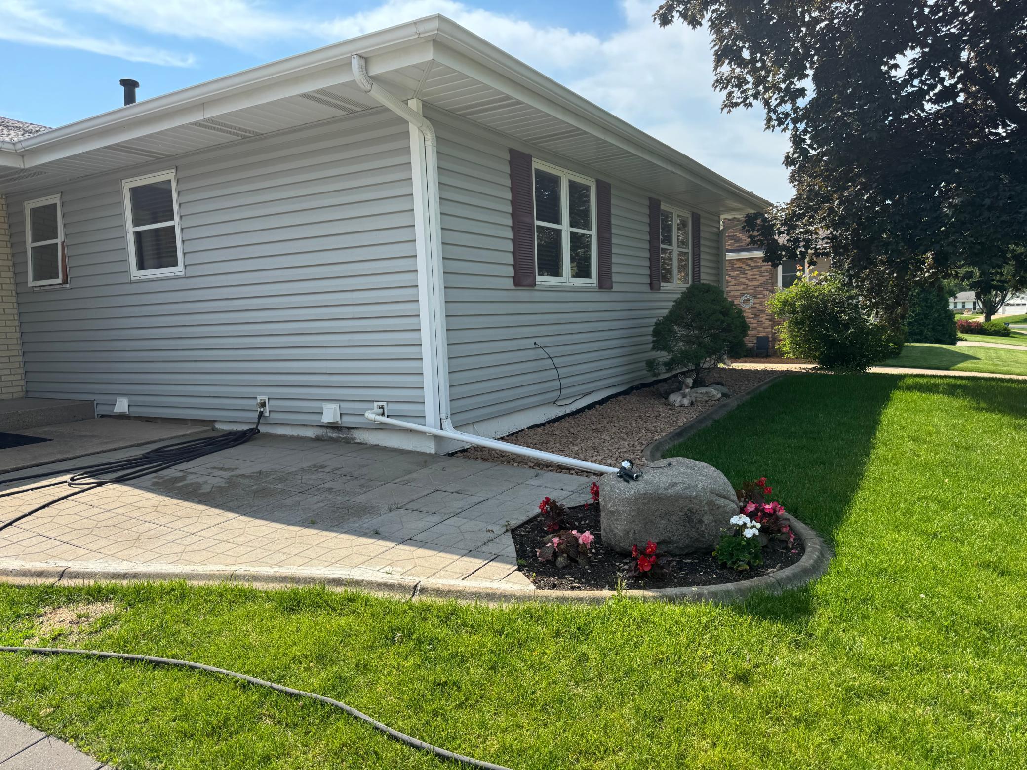 9913 Little Road
