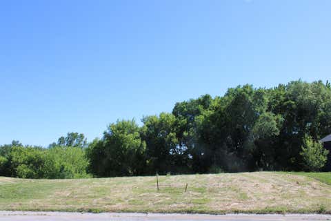 Photo of 1359 Southfork Drive SE, Hutchinson, MN 55350 (MLS # 7092534)