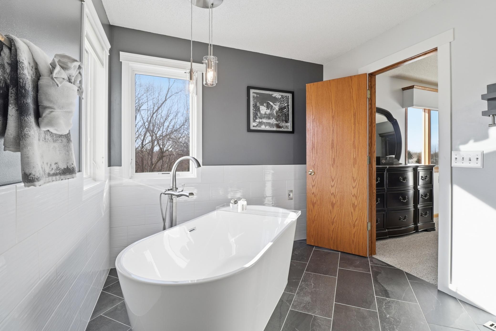 14684 Landau Lane NE