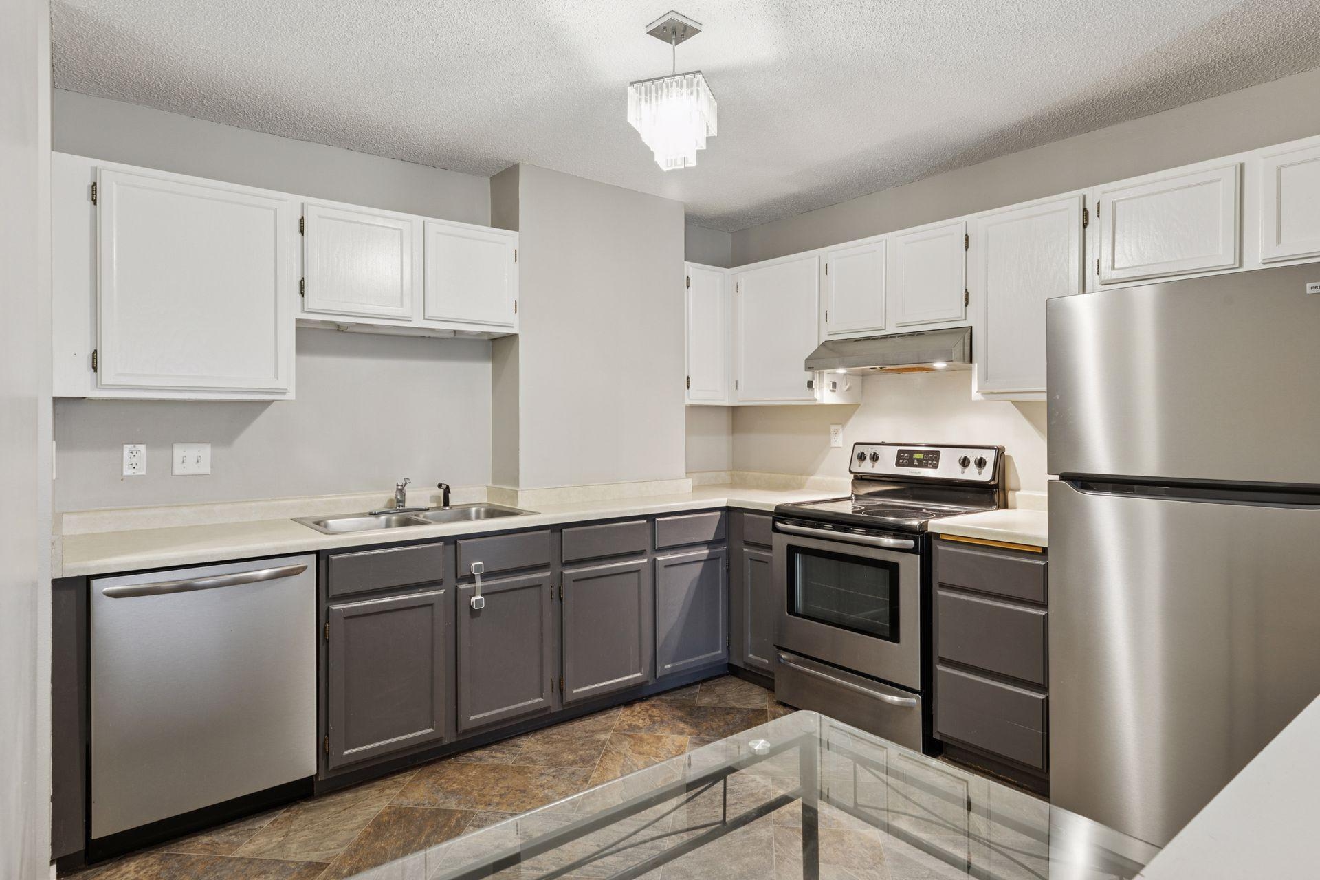 66 9th Street E 1609