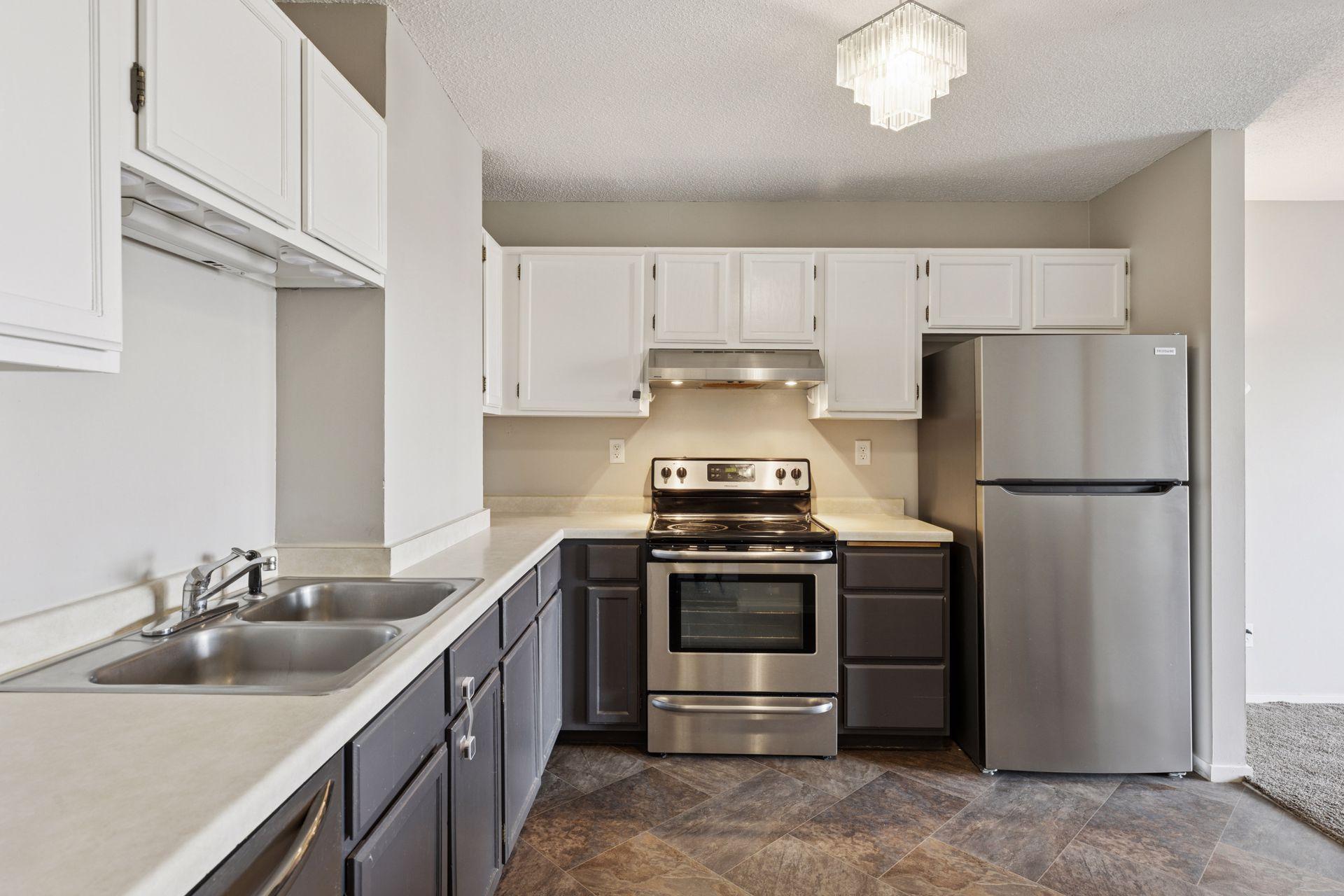 66 9th Street E 1609