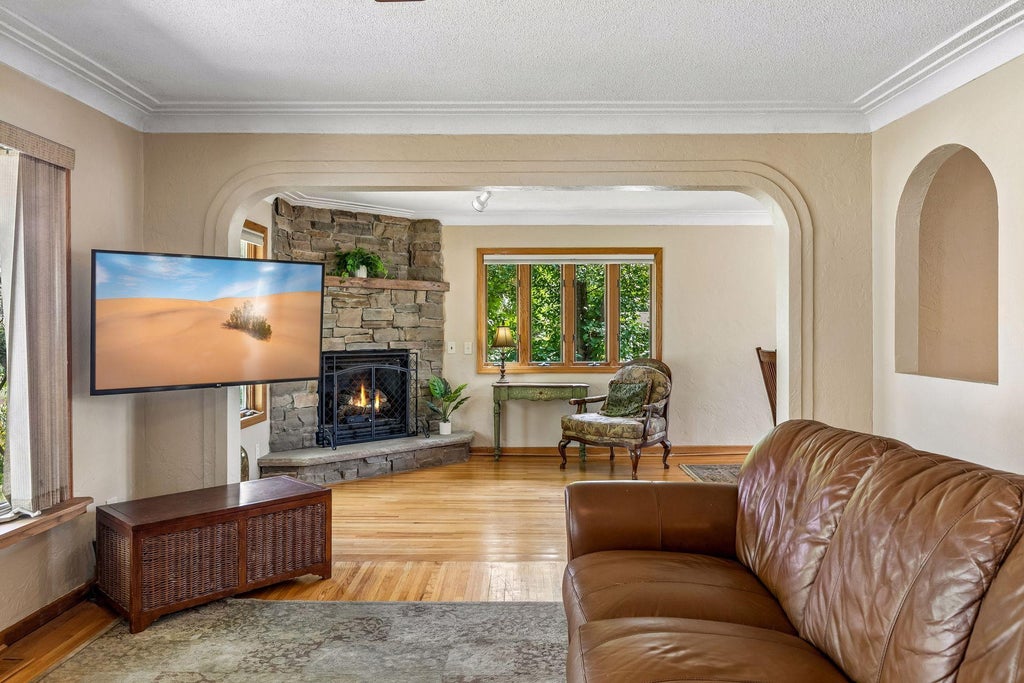 Photo of 12718 Dupont Avenue S, Burnsville, MN 55337 (MLS # 7074118)
