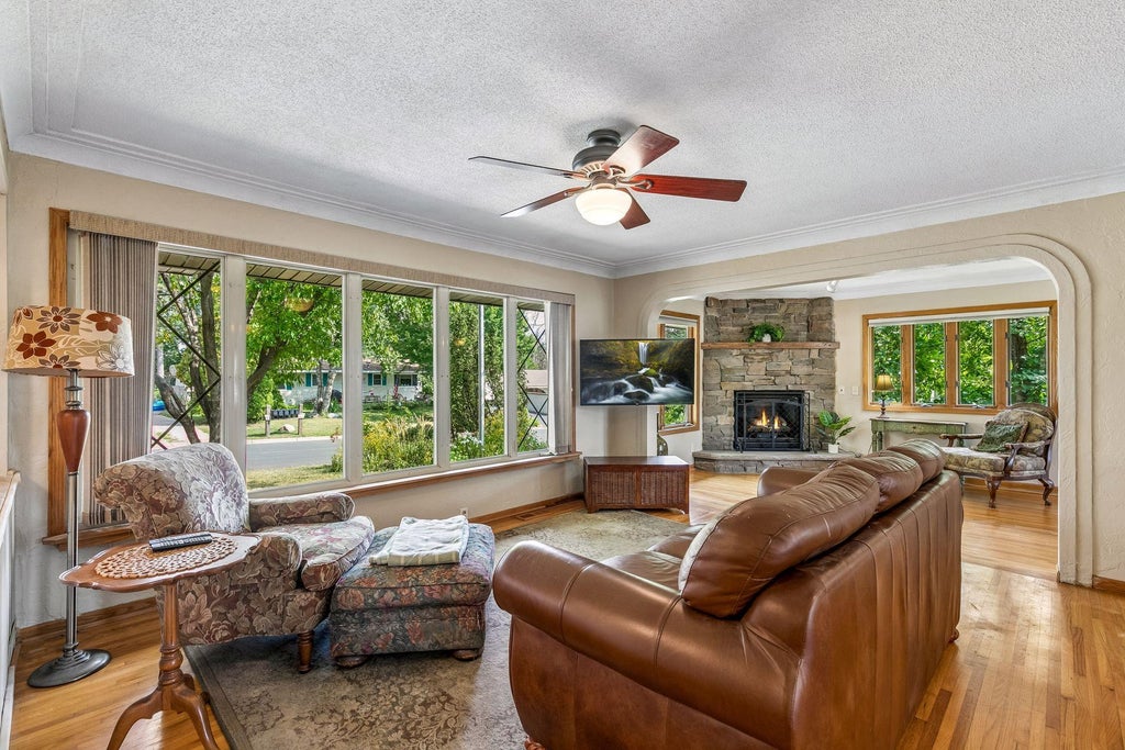 Photo of 12718 Dupont Avenue S, Burnsville, MN 55337 (MLS # 7074118)