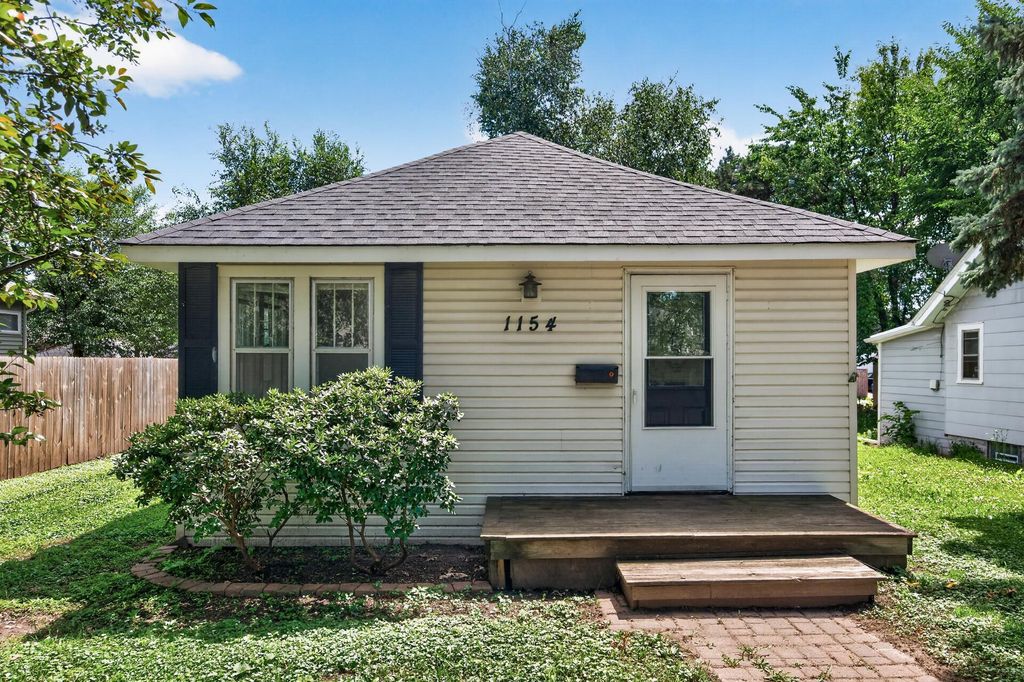 Photo of 1154 Lawson Avenue E, Saint Paul, MN 55106 (MLS # 7111090)