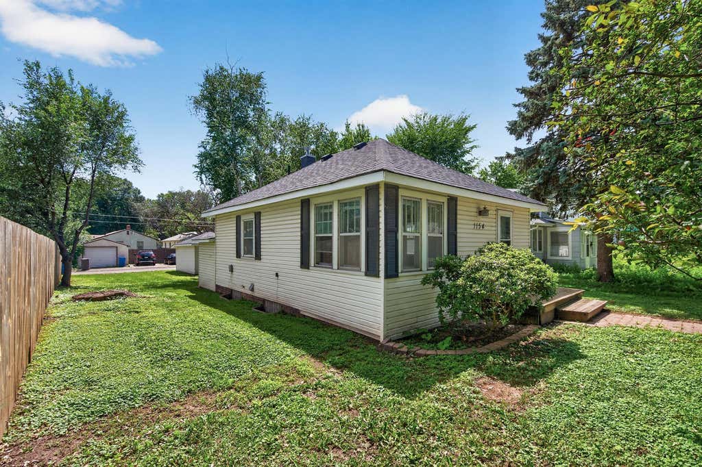 Photo of 1154 Lawson Avenue E, Saint Paul, MN 55106 (MLS # 7111090)