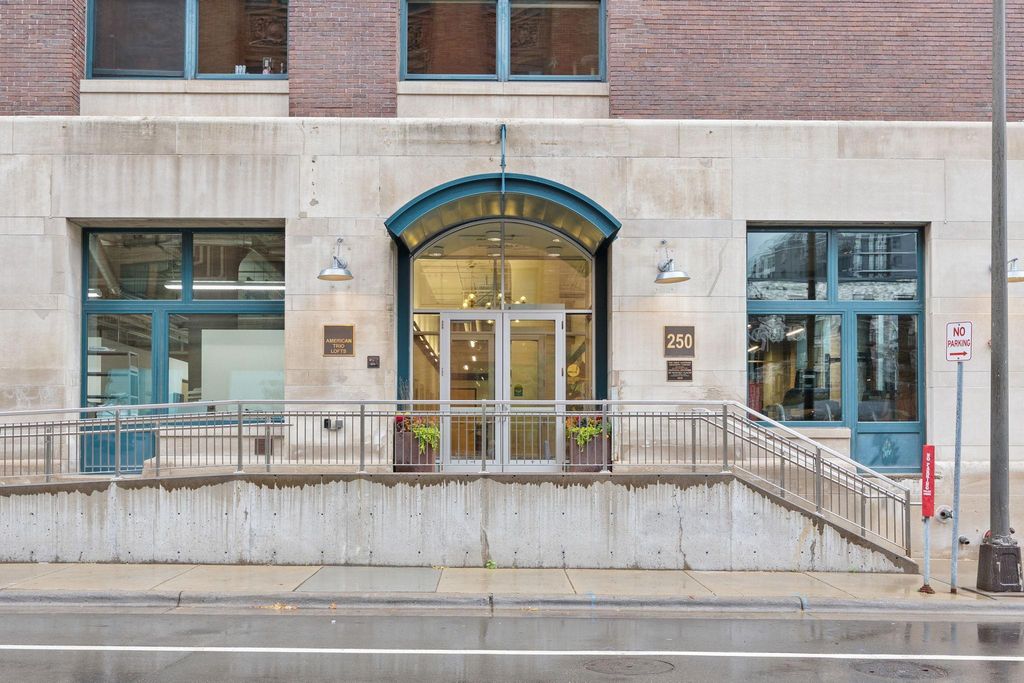 Photo of 250 Park Avenue #502, Minneapolis, MN 55415 (MLS # 7018708)