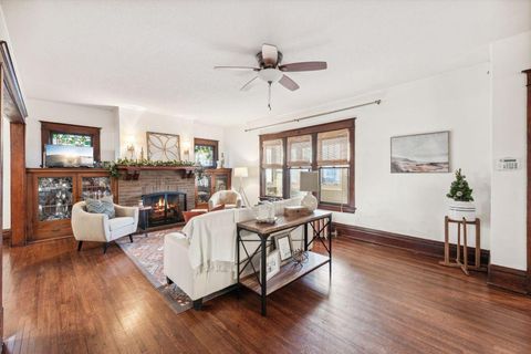 1009 Grand Avenue Saint Paul MN 55105