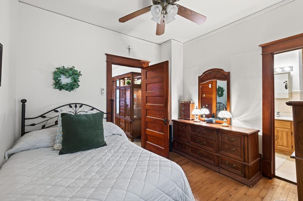 Photo of 1330 Taylor Avenue, Saint Paul, MN 55104 (MLS # 6815519)