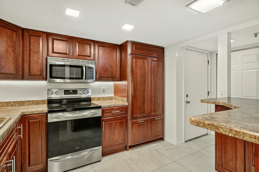 Photo of 625 19th Street NW #507, Rochester, MN 55901 (MLS # 7160842)