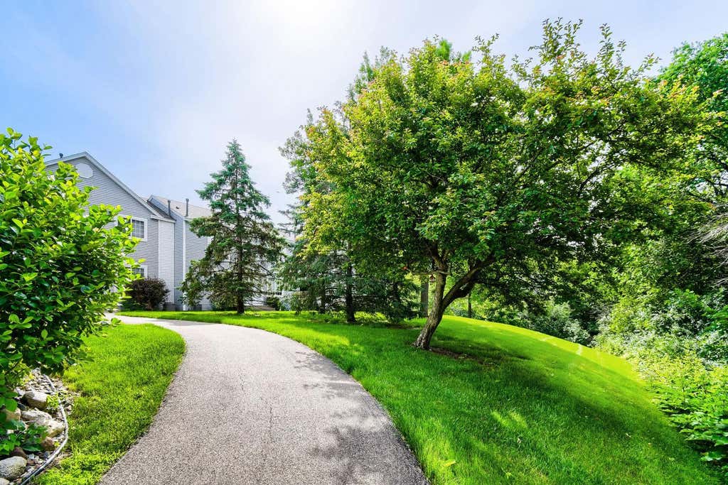 Photo of 9102 Terra Verde Trail, Eden Prairie, MN 55347 (MLS # 7026262)