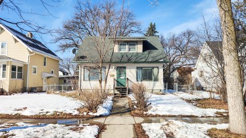 Photo of 820 11th Street N, Fargo, ND 58102 (MLS # 7032010)