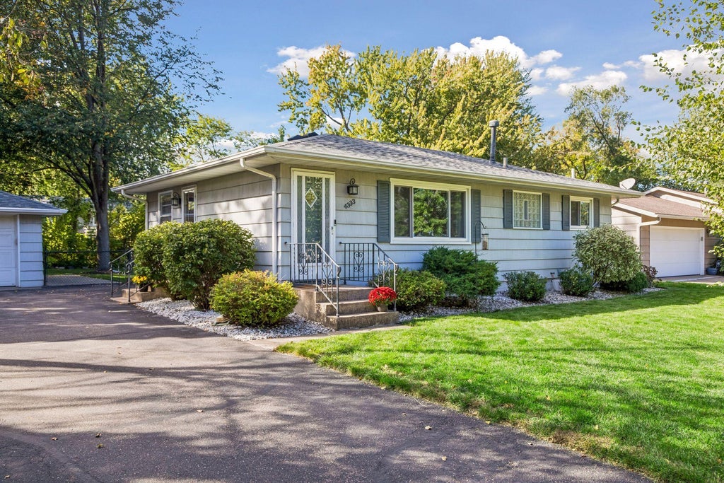 Photo of 4333 Diamond Drive, Eagan, MN 55122 (MLS # 7153938)