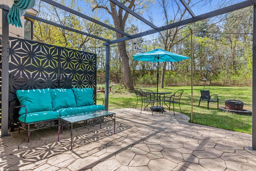 Photo of 16135 15th Avenue N, Plymouth, MN 55447 (MLS # 7063992)